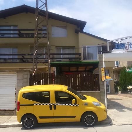Enjoy Guest House Golden Sands Exterior foto